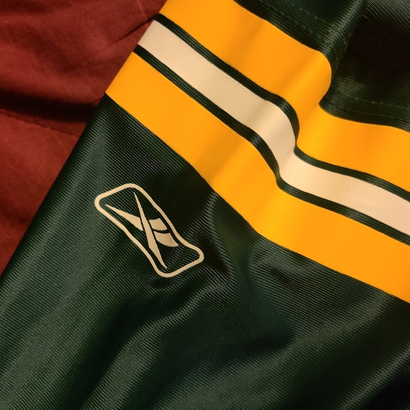 Brett Favre Reebok jersey - Picture 6 of 7